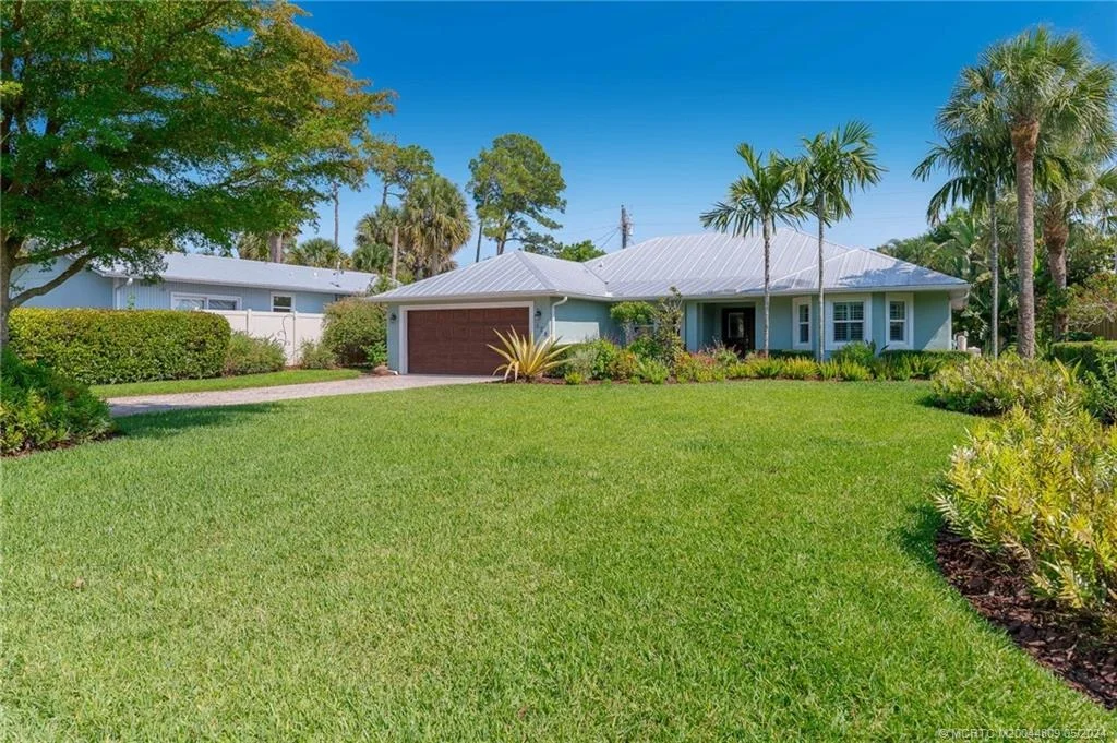 Photo of 526 SW Rustic Circle