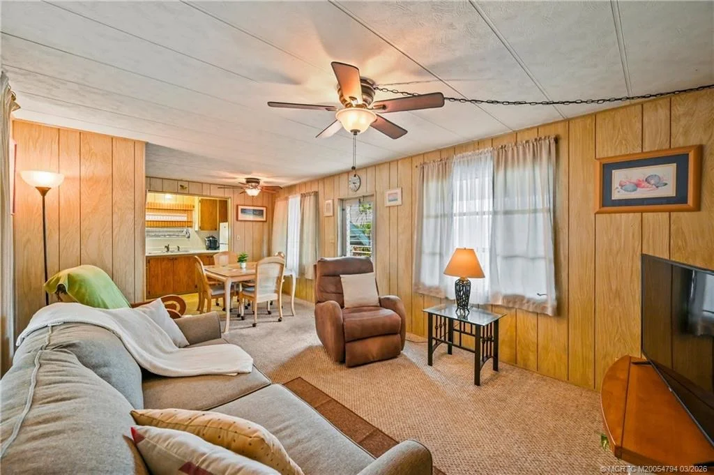 Photo of 608 Garden View Way NE