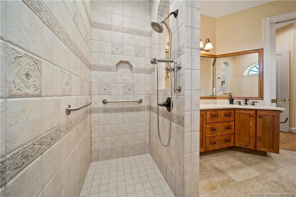 Photo of 4220 SE Rainbows End