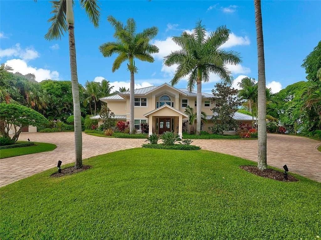 Photo of 1341 SE Riverside Drive