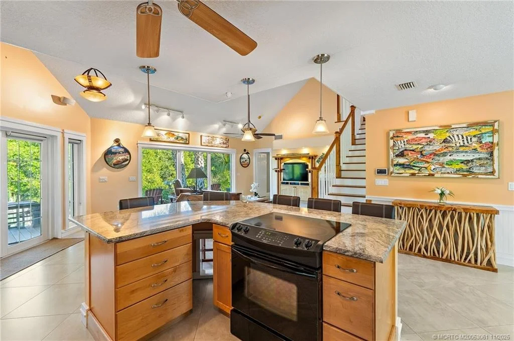 Photo of 655 SW Salerno Road