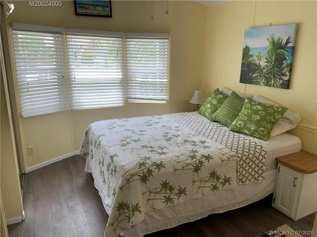Photo of 360 Nettles Boulevard