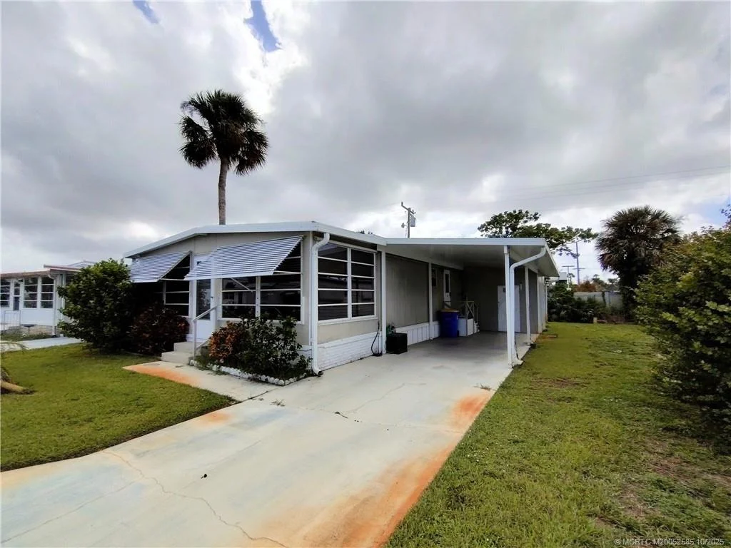 Photo of 2540 SE Penny Lane