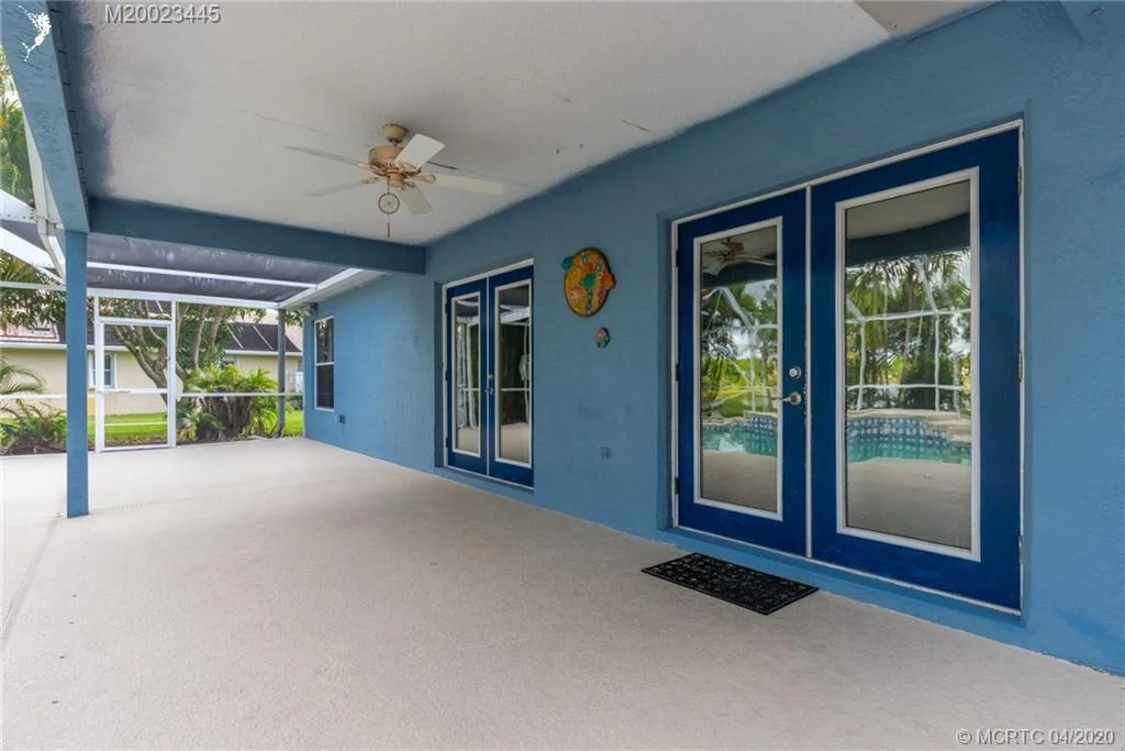 Photo of 928 SE Waterside Way