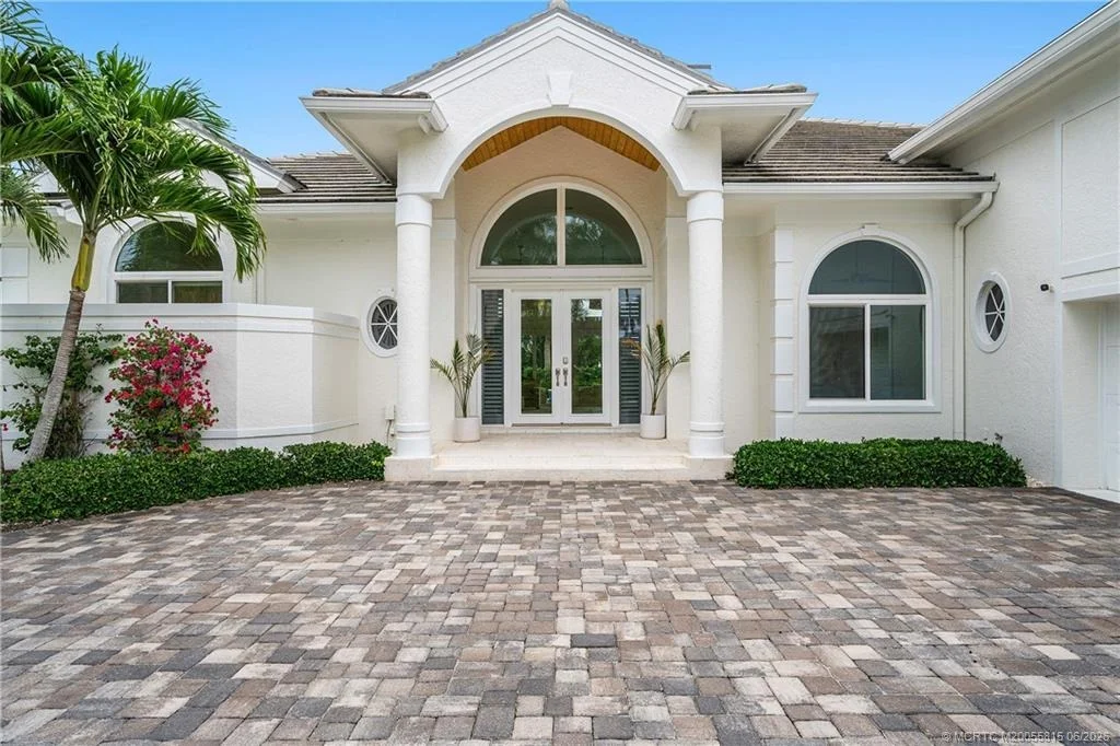Photo of 2925 SE Dune Drive