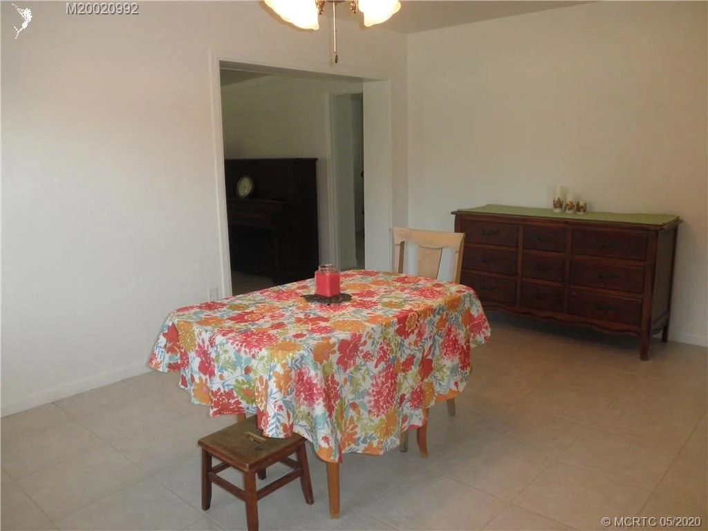 Photo of 1750 NW Sunset Boulevard