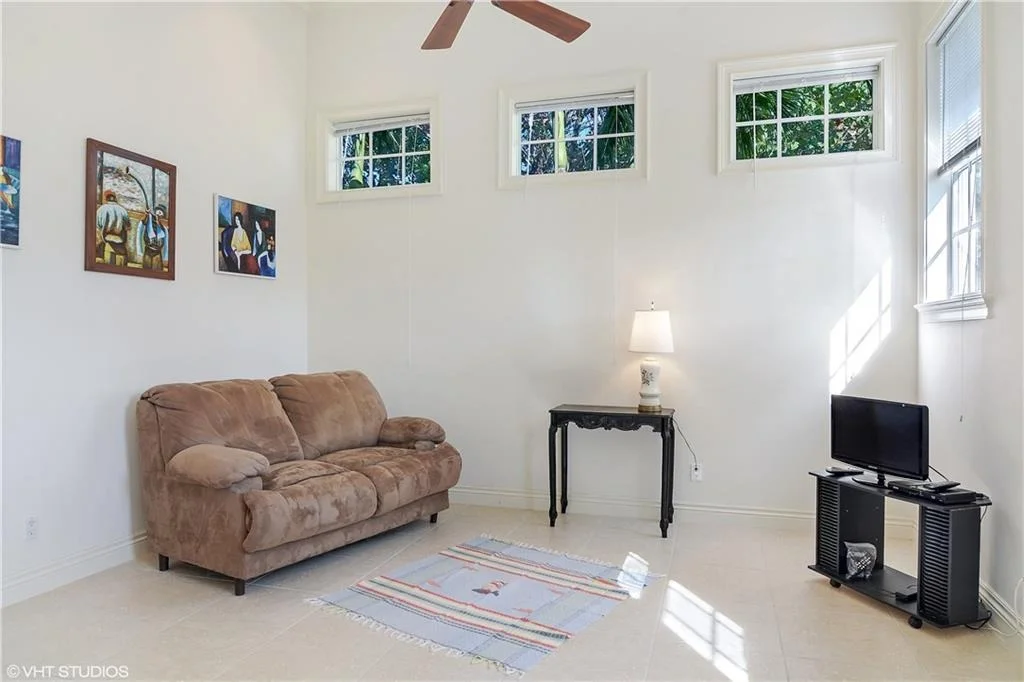 Photo of 6985 SE Lakeview Terrace
