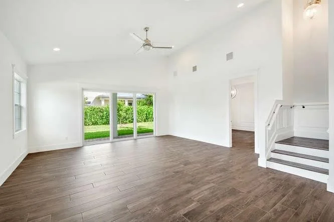 Photo of 403 SE Coconut Avenue