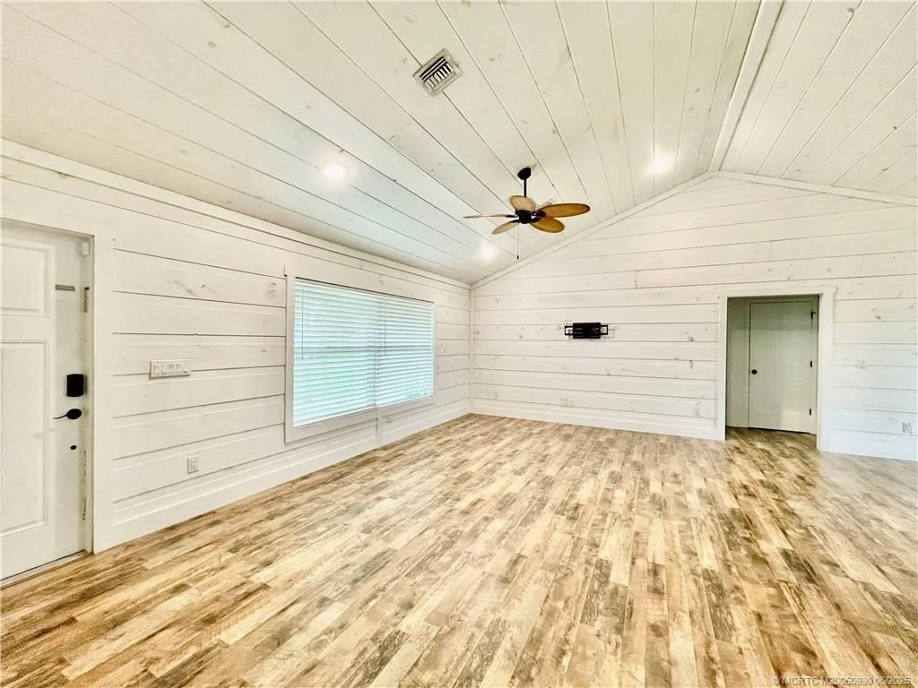Photo of 2608 SE 32nd Street
