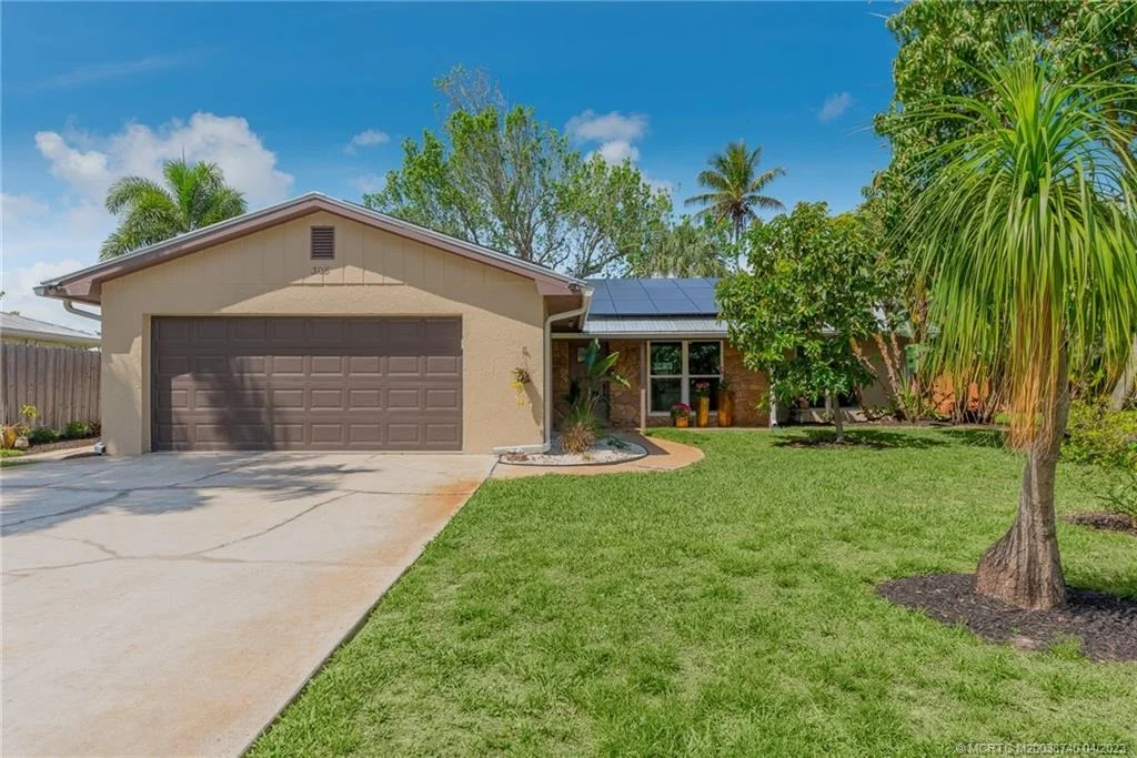 Photo of 308 SW Dyer Drive