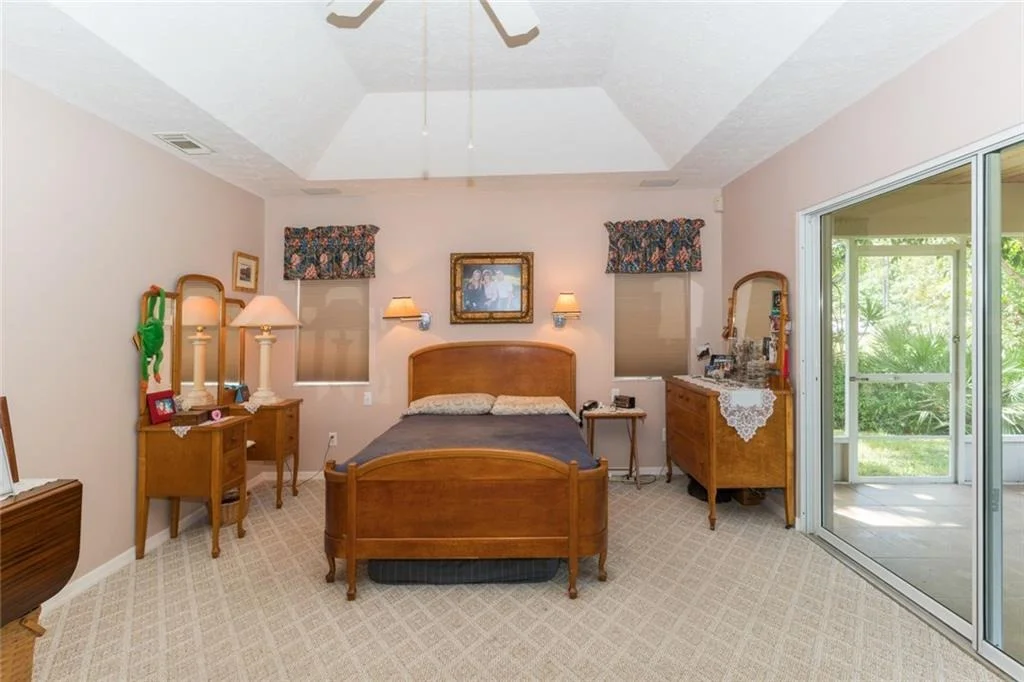 Photo of 143 SW Thrasher Way