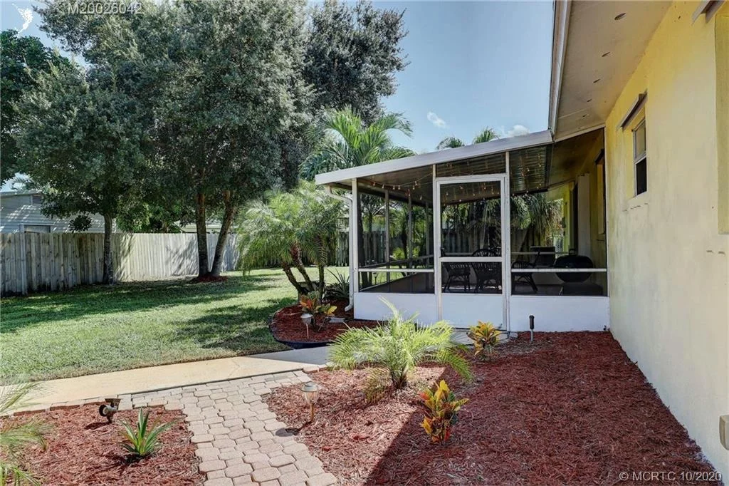 Photo of 1123 SE Alamanda Lane