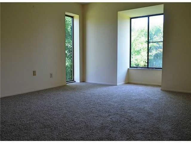 Photo of Unit 210 at 800 NW Fork Road