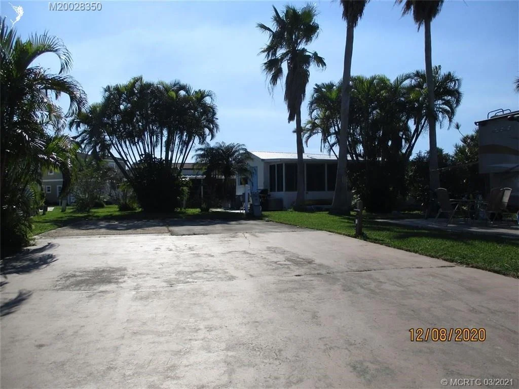 Photo of 780 Nettles Boulevard