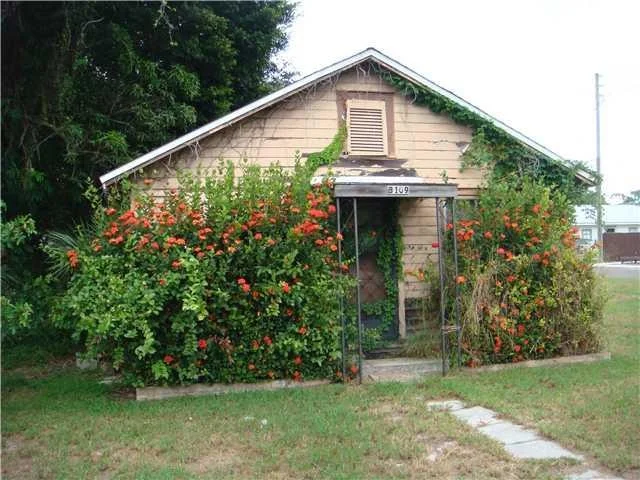 Photo of 3109 SE Amherst Street