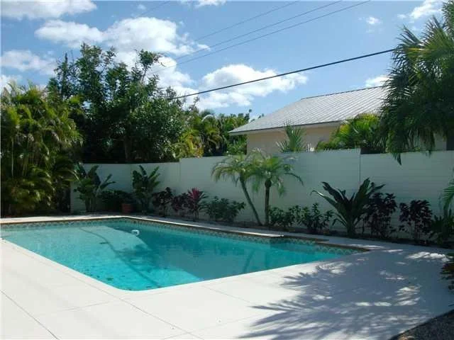 Photo of 4323 SE Bayshore Terrace
