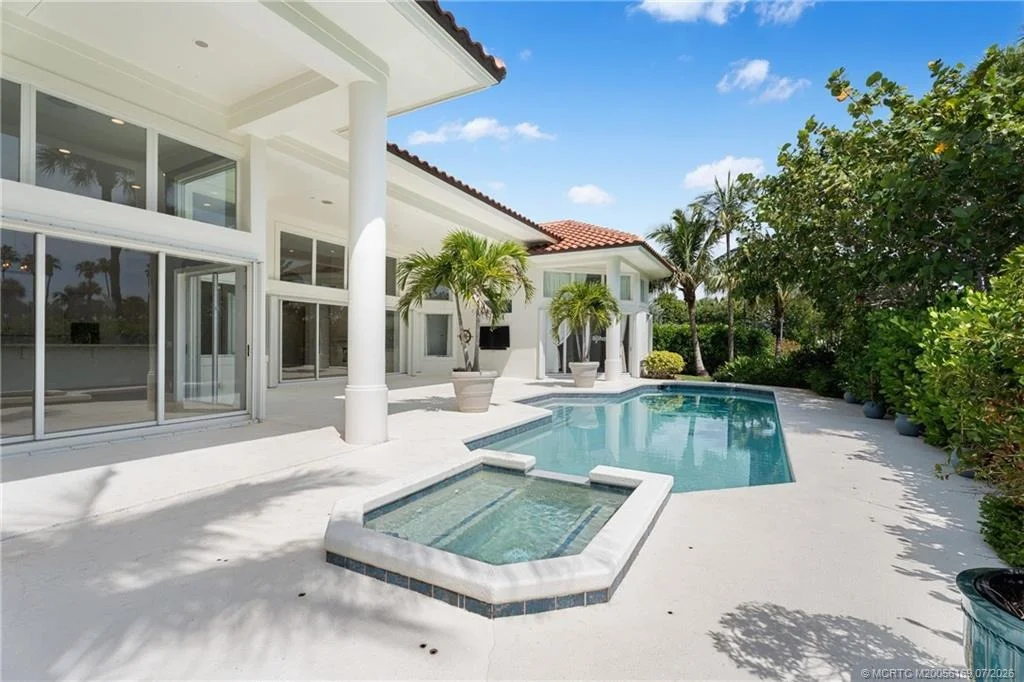 Photo of 6841 SE Harbor Circle