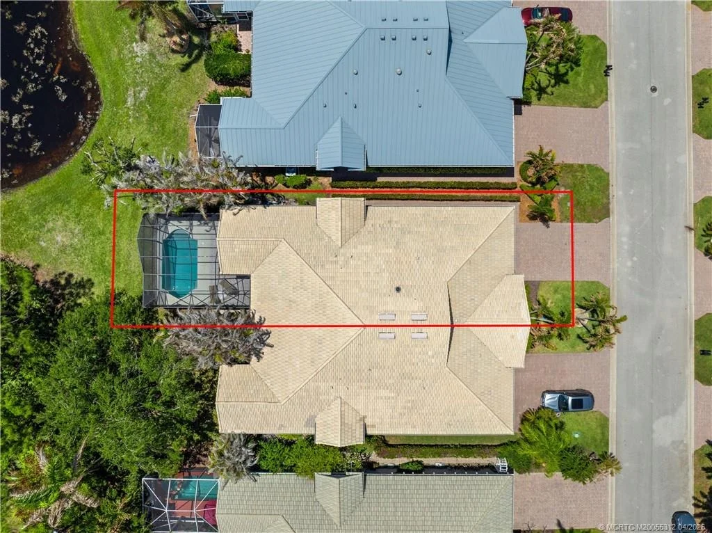 Photo of 830 NW Red Pine Way
