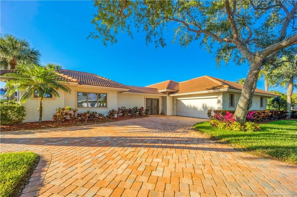 Photo of 2256 SW Danforth Circle