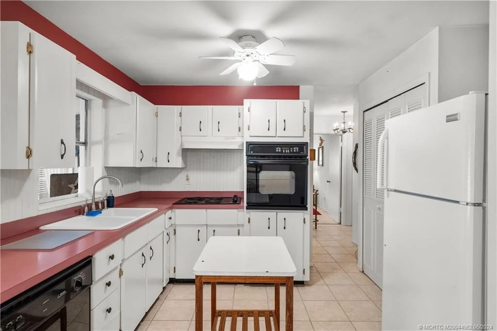 Photo of 2289 NW Sunset Boulevard