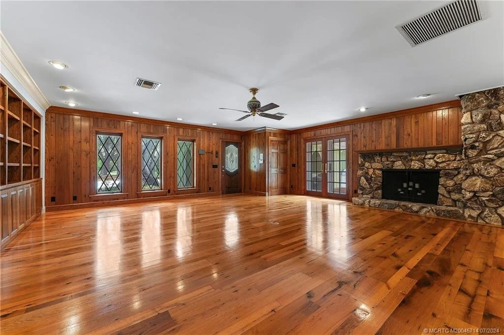 Photo of 1570 NW Fork Road