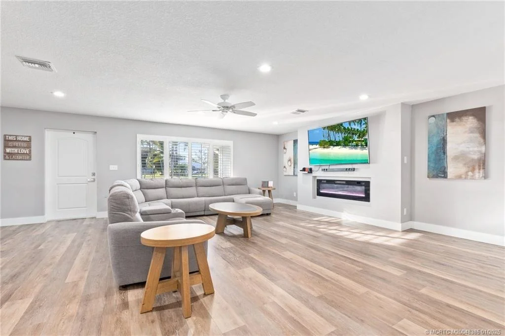 Photo of 1275 NW Pine Lake Drive