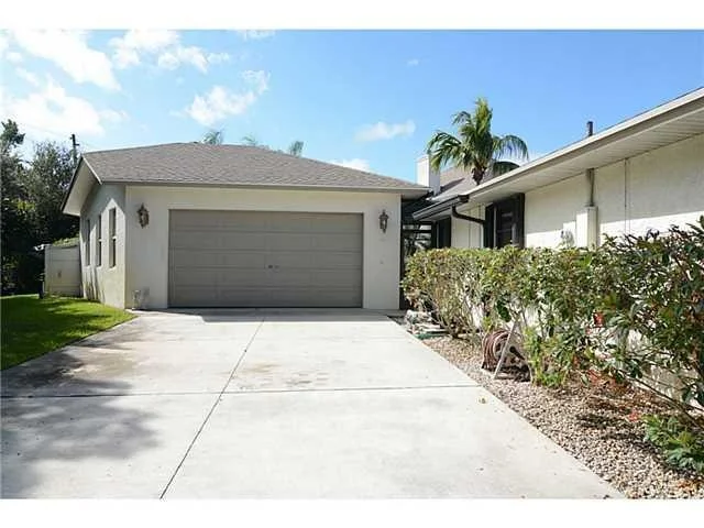 Photo of 4221 SE Rainbows End