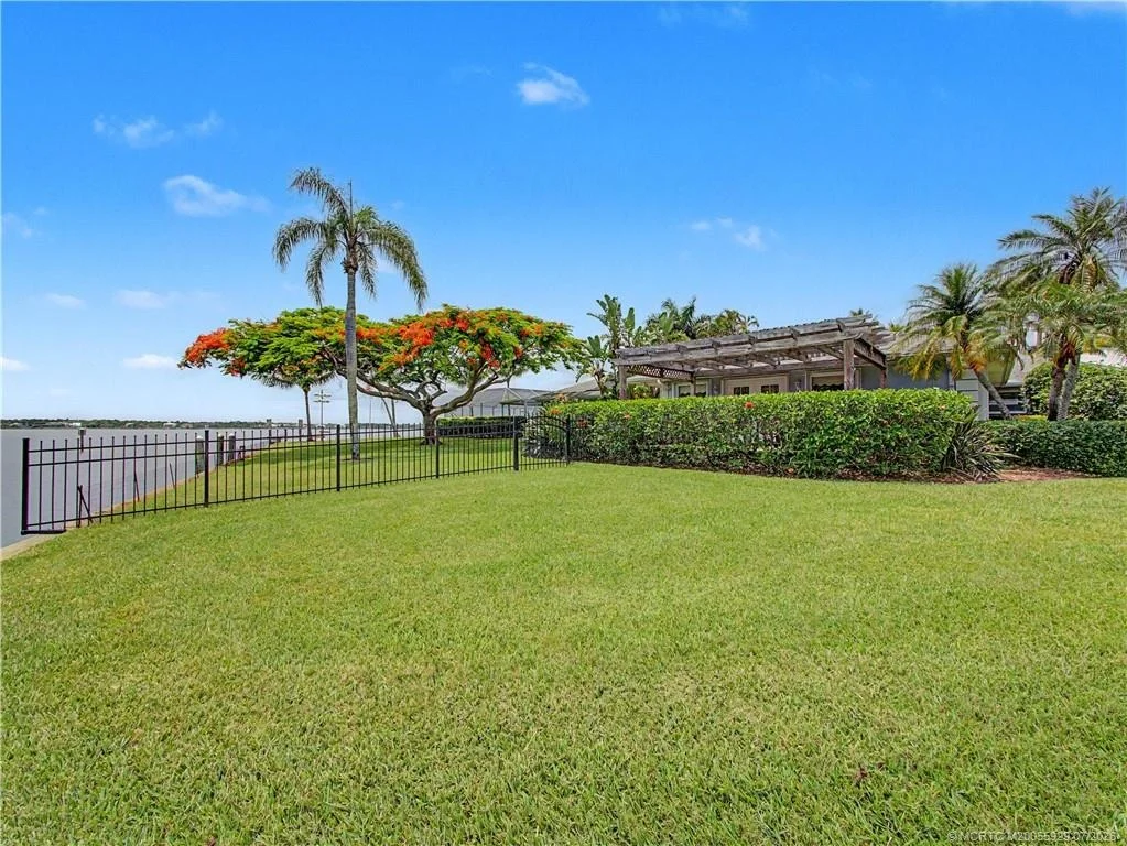 Photo of 1910 NW Cove Circle