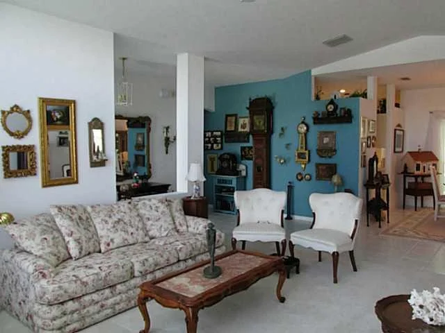 Photo of 6884 Bronte Circle