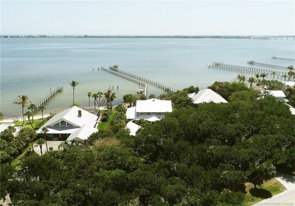 Photo of 114 N Sewalls Point Road