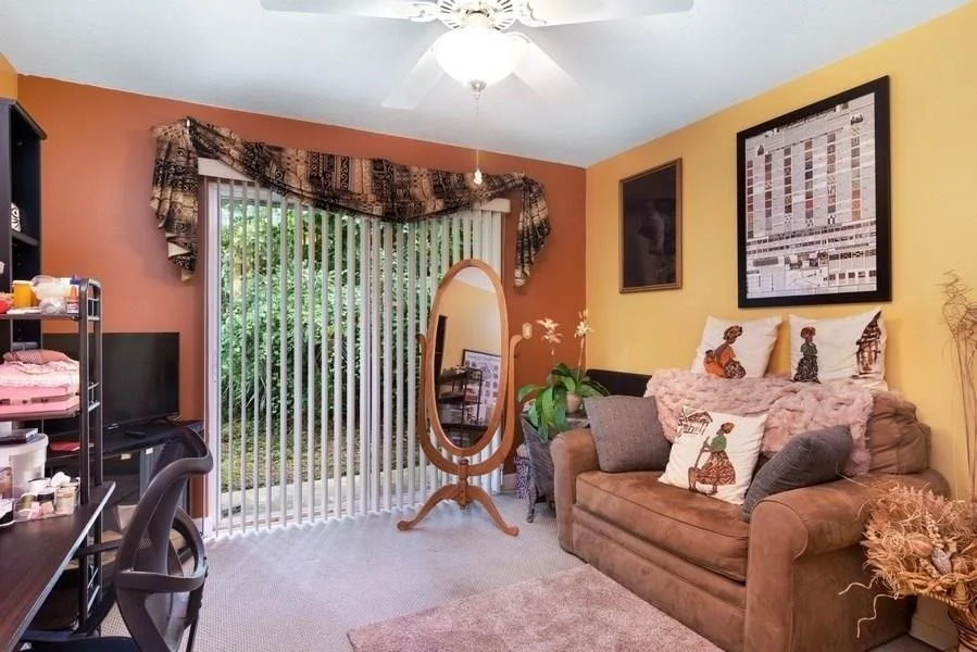 Photo of 708 SE Pin Oak Terrace
