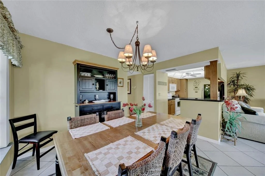 Photo of 333 NE Golfview Circle