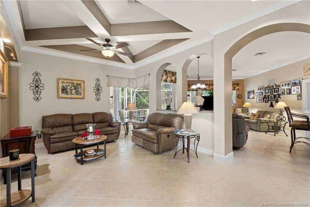 Photo of 917 SW Blue Stem Way