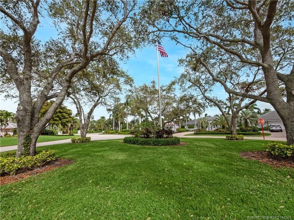 Photo of 6 W High Point Road