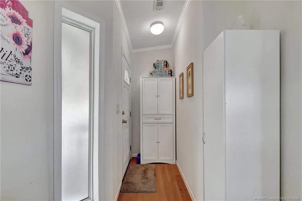Photo of 4449 Royal Manor Boulevard