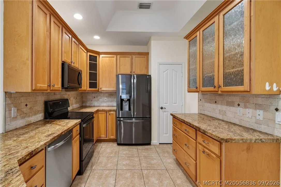 Photo of 480 NW Red Pine Way