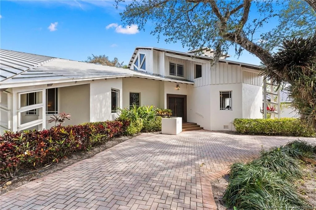 Photo of 12 Oakwood Drive