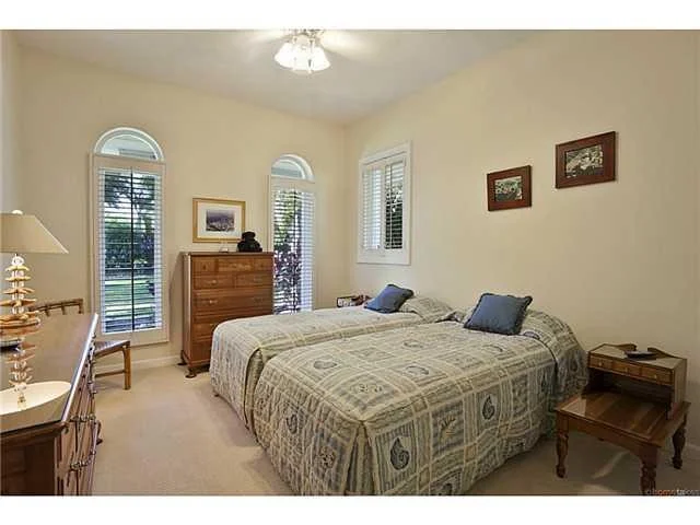 Photo of 250 SE Cardinal Way