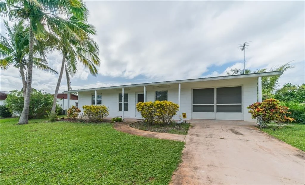 Photo of 2350 NW Sunset Boulevard