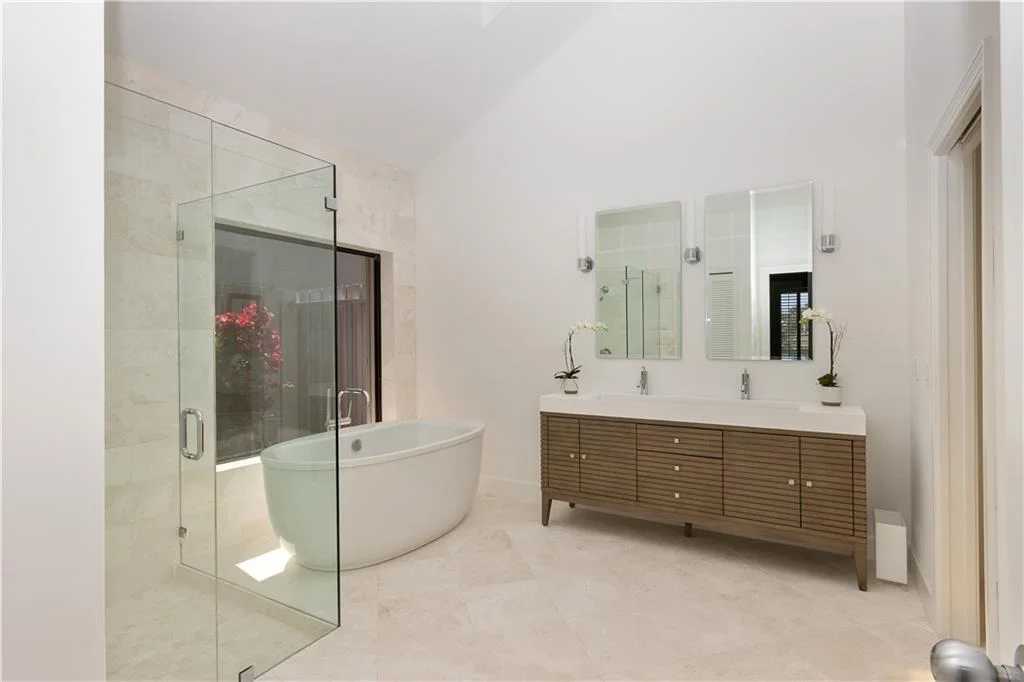 Photo of 6933 SE Harbor Circle