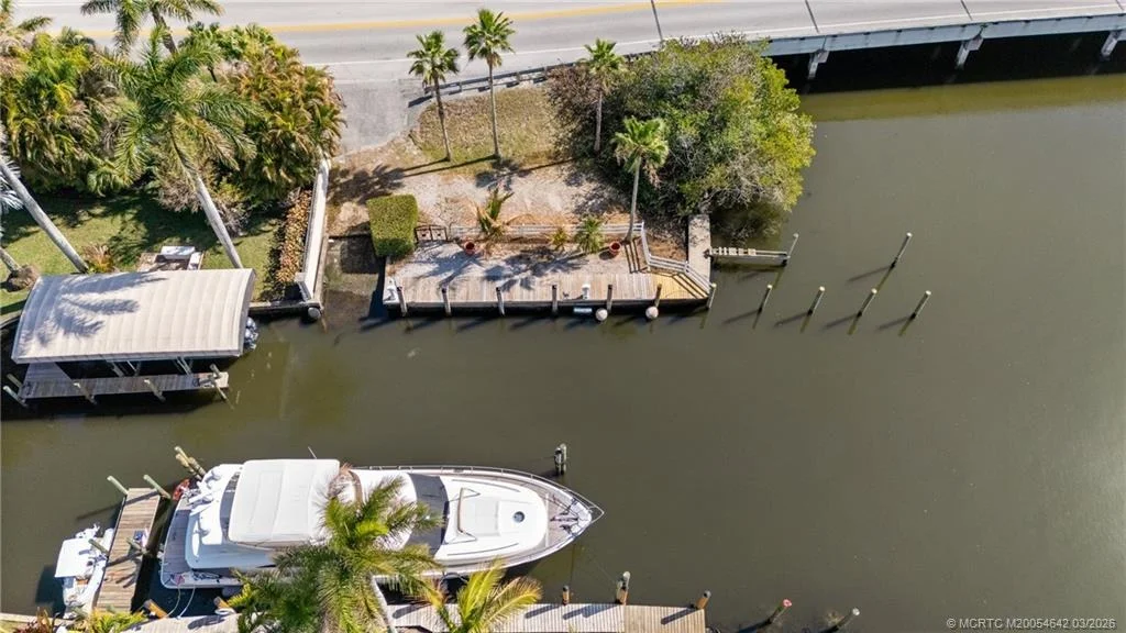 Photo of 5169 SE Horseshoe Point Road