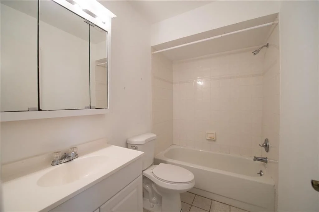 Photo of 321 SE Tressler Drive