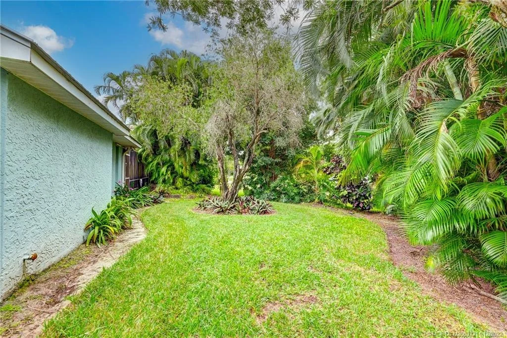 Photo of 4212 SE Rainbows End