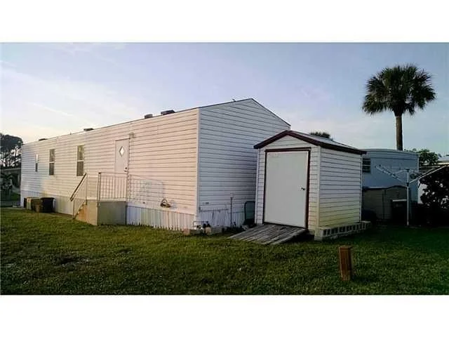 Photo of 206 SE Easy Street