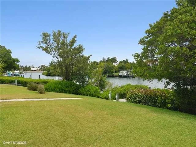 Photo of 6970 SE Harbor Circle