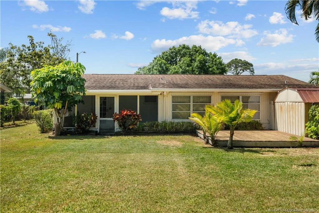 Photo of 2289 NW Sunset Boulevard