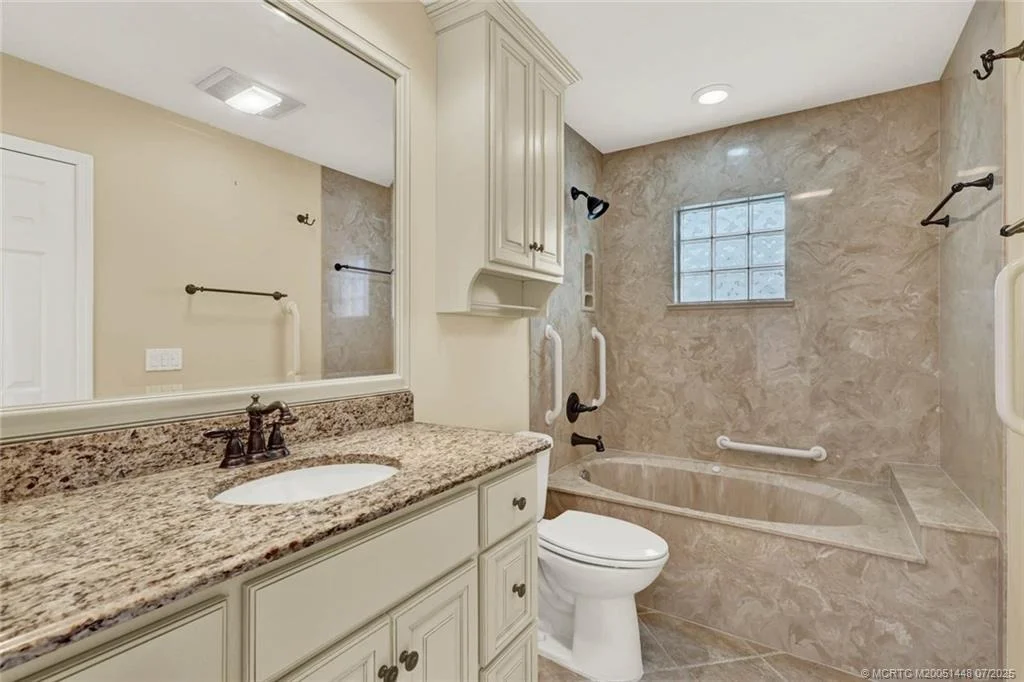 Photo of 1109 Nettles Boulevard