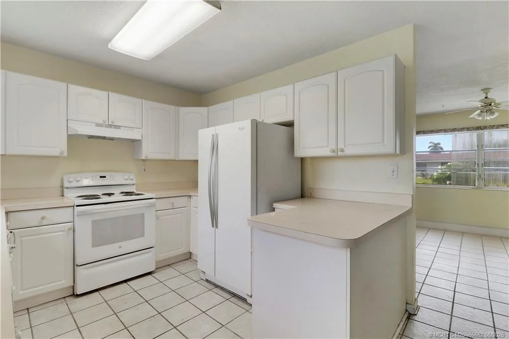 Photo of 940 Eucalyptus Road