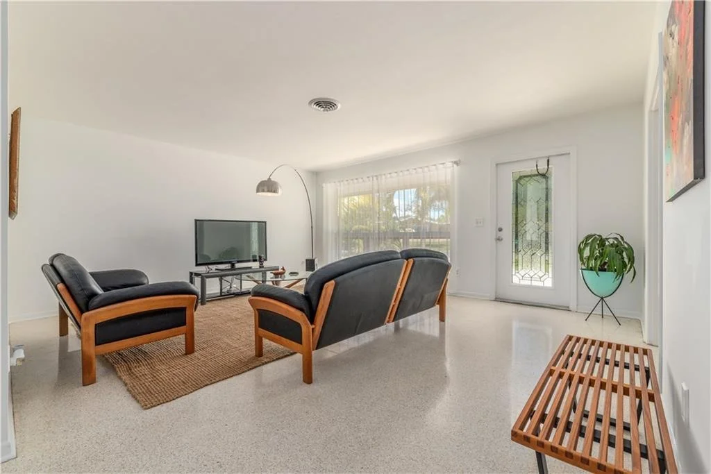 Photo of 522 SE Edgewood Drive