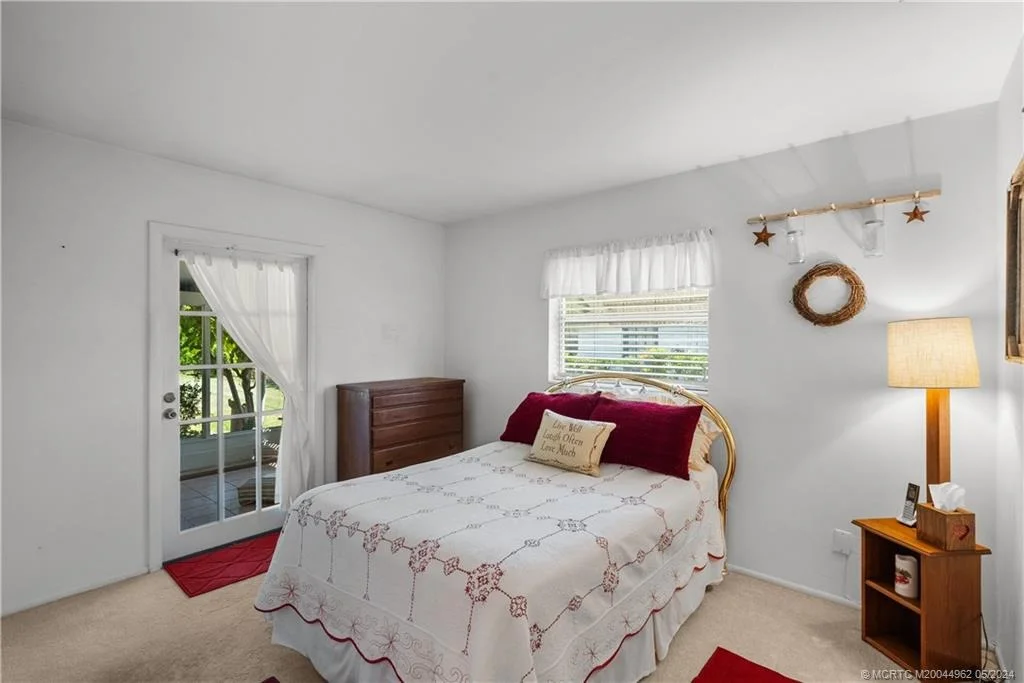 Photo of 2289 NW Sunset Boulevard